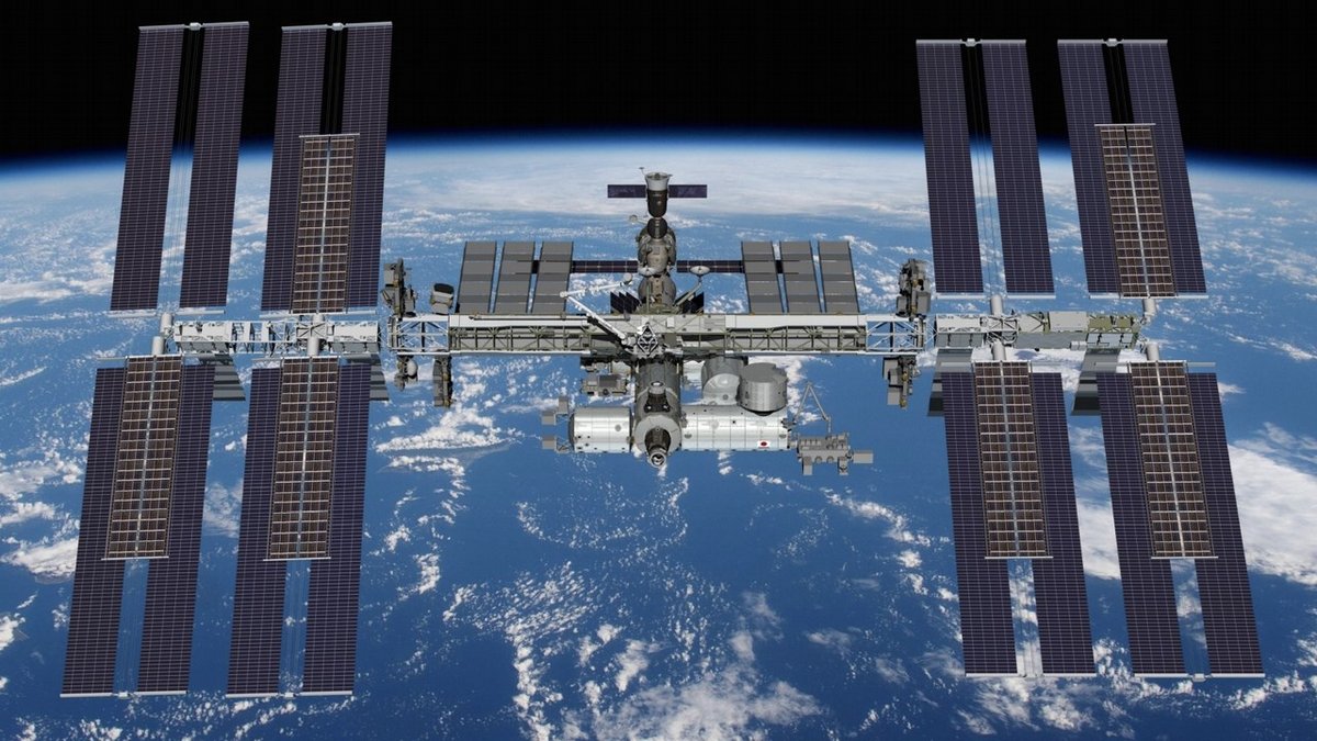 Vue d'artiste des nouveaux panneaux solaires de l'ISS. Crédits NASA/Boeing. 