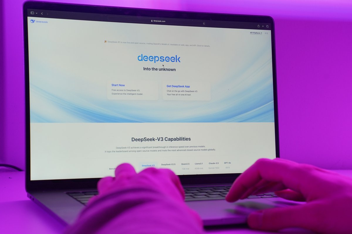 Microsoft va intégrer le modèle DeepSeek à plusieurs de ses services © DIA TV / Shutterstock