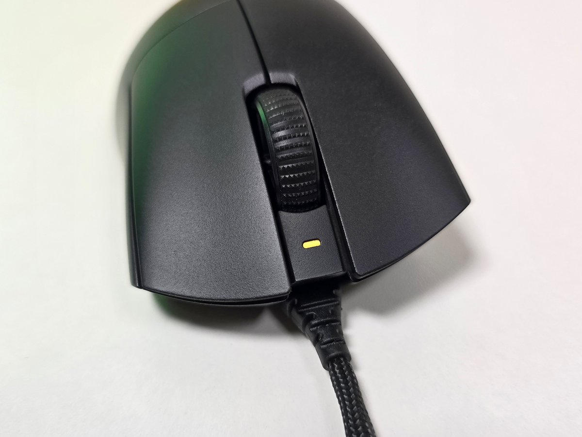 La DeathAdder v3 Pro existe aussi en version blanche © Matthieu Legouge pour Clubic