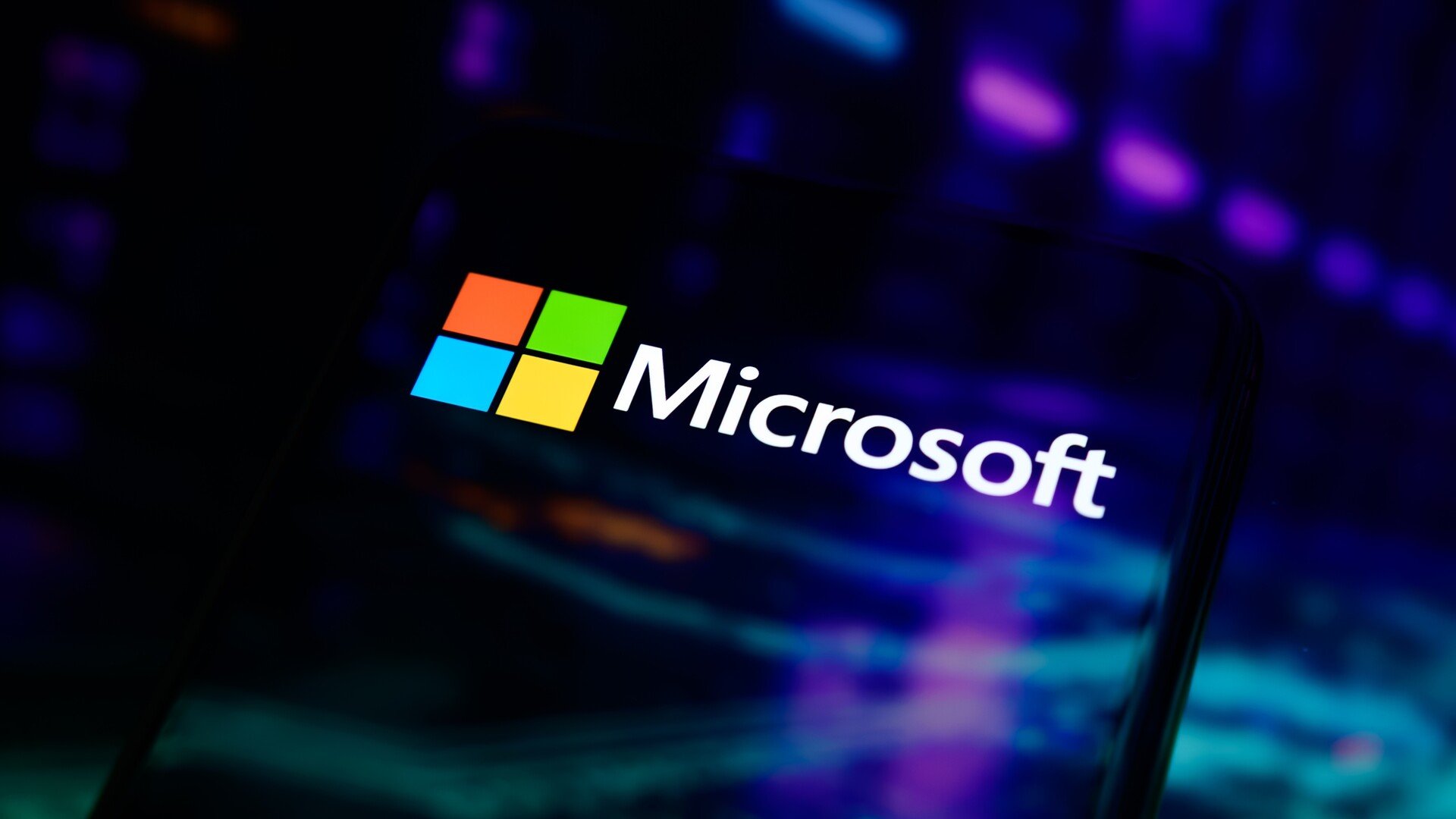 Microsoft capte environ 80 % des achats de licences bureautiques de l’État, selon la Cour des comptes, et c'est trop. © Samuel Boivin / Shutterstock