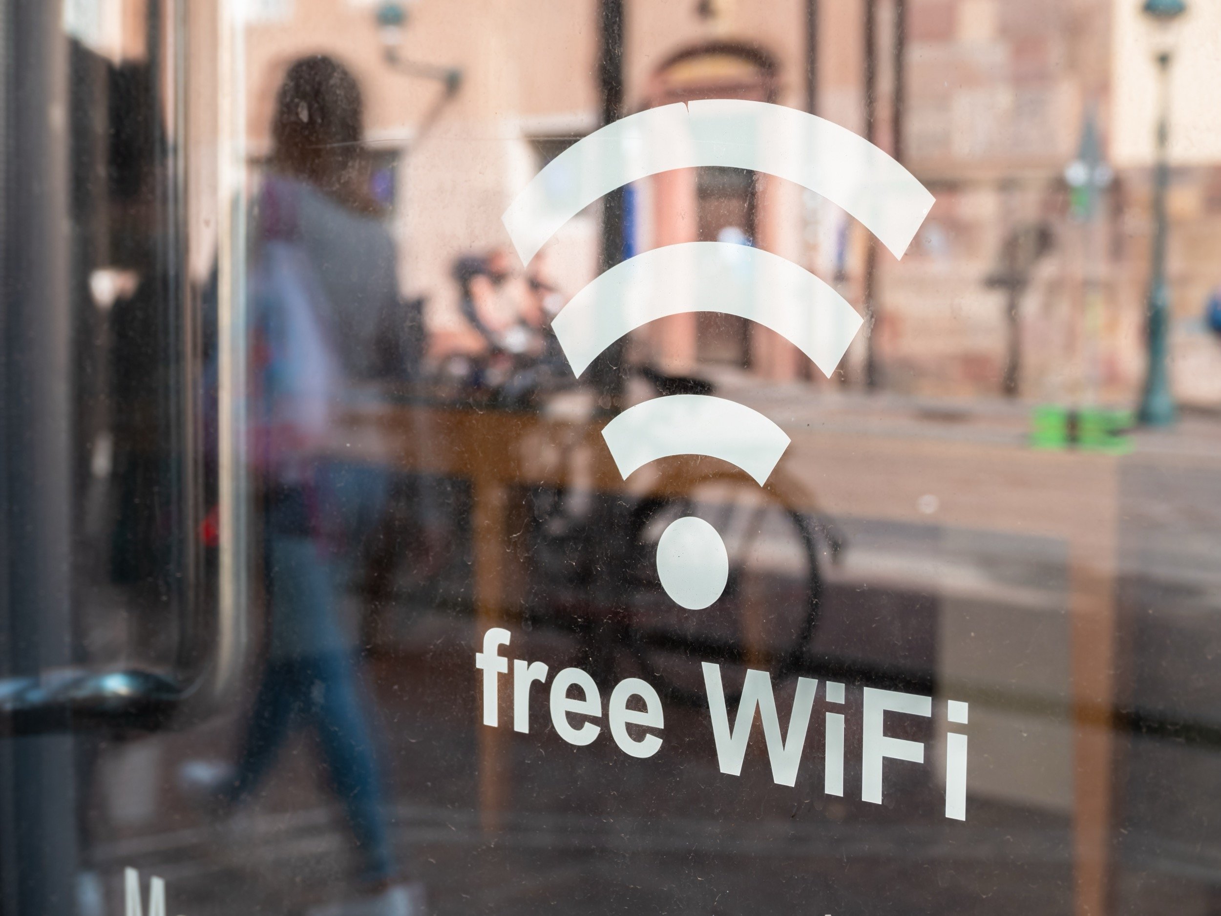 Réseau Wi-Fi public © Shutterstock