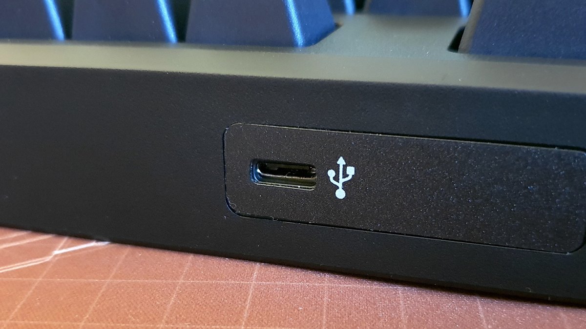 Un seul connecteur USB-C, pas d'USB pass-through © Nerces pour Clubic