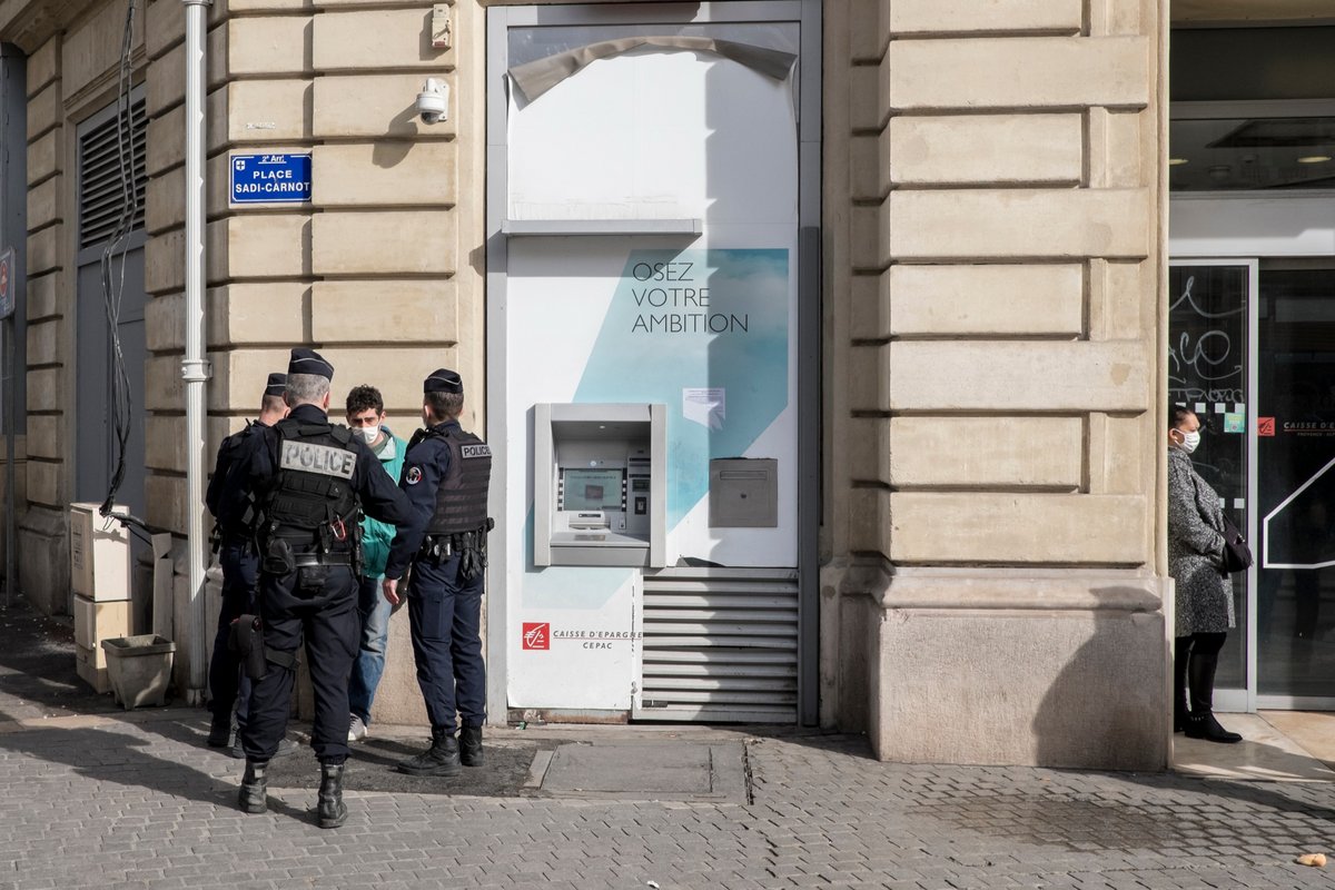 Selon les témoignages recueillis par Disclose, certaines personnes contrôlées n'auraient même pas eu besoin de fournir leurs documents d'identité durant un contrôle de police. © Obatala-photography / Shutterstock