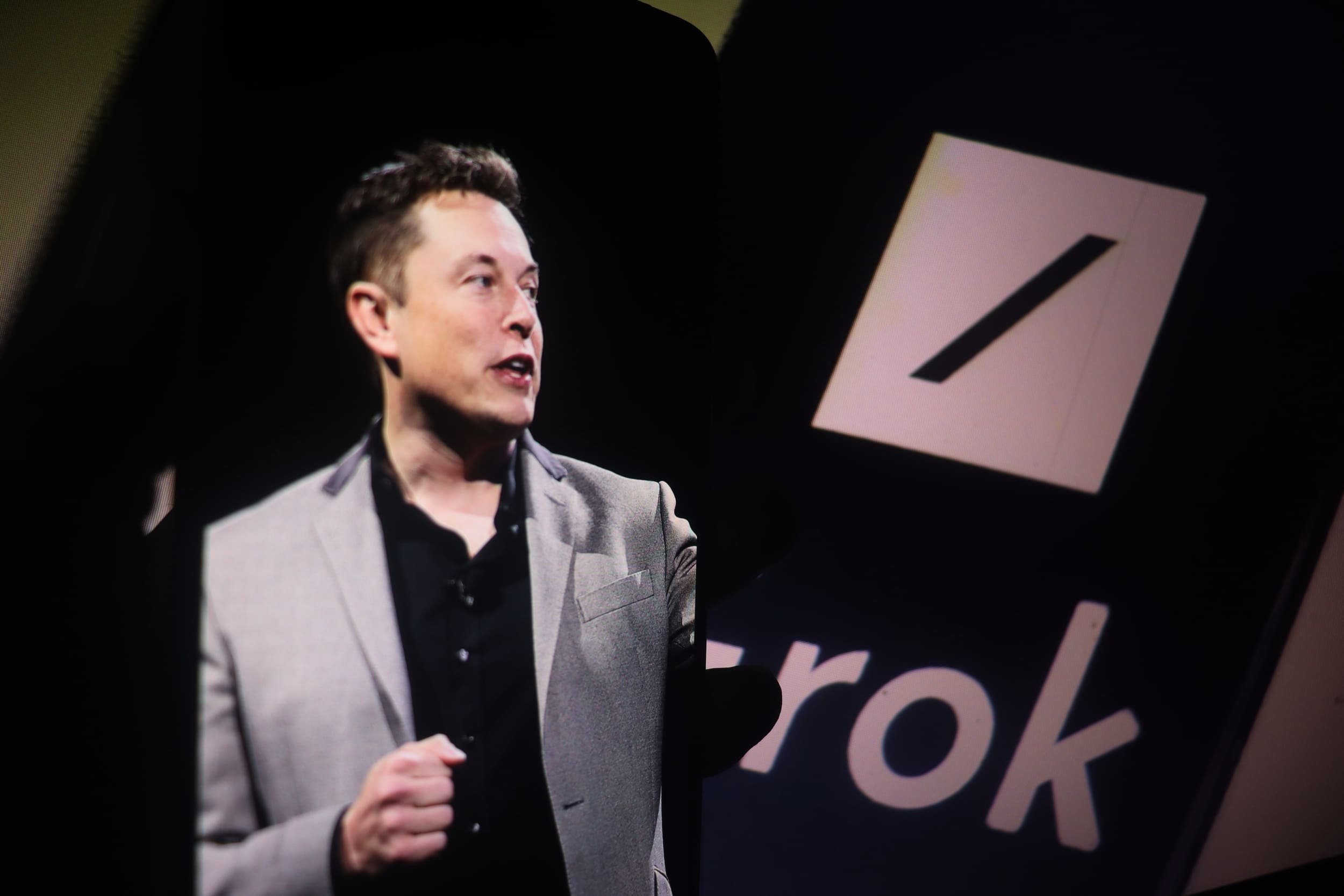 Elon Musk lance une offensive judiciaire explosive contre le duo Apple-OpenAI © Creative Salim / Shutterstock.com