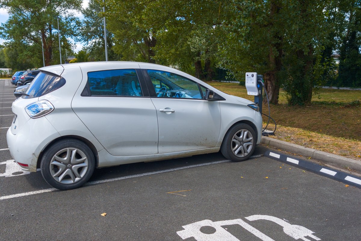 La Renault Zoé électrique reste dans le top des recherches chez les automobilistes © sylv1rob1 / Shutterstock