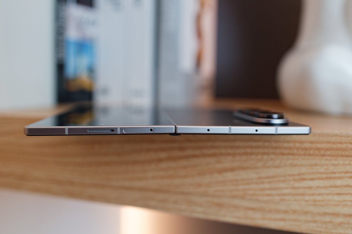 Le Samsung Galaxy Z Fold 7 est remarquablement fin © Marc Mitrani pour Clubic