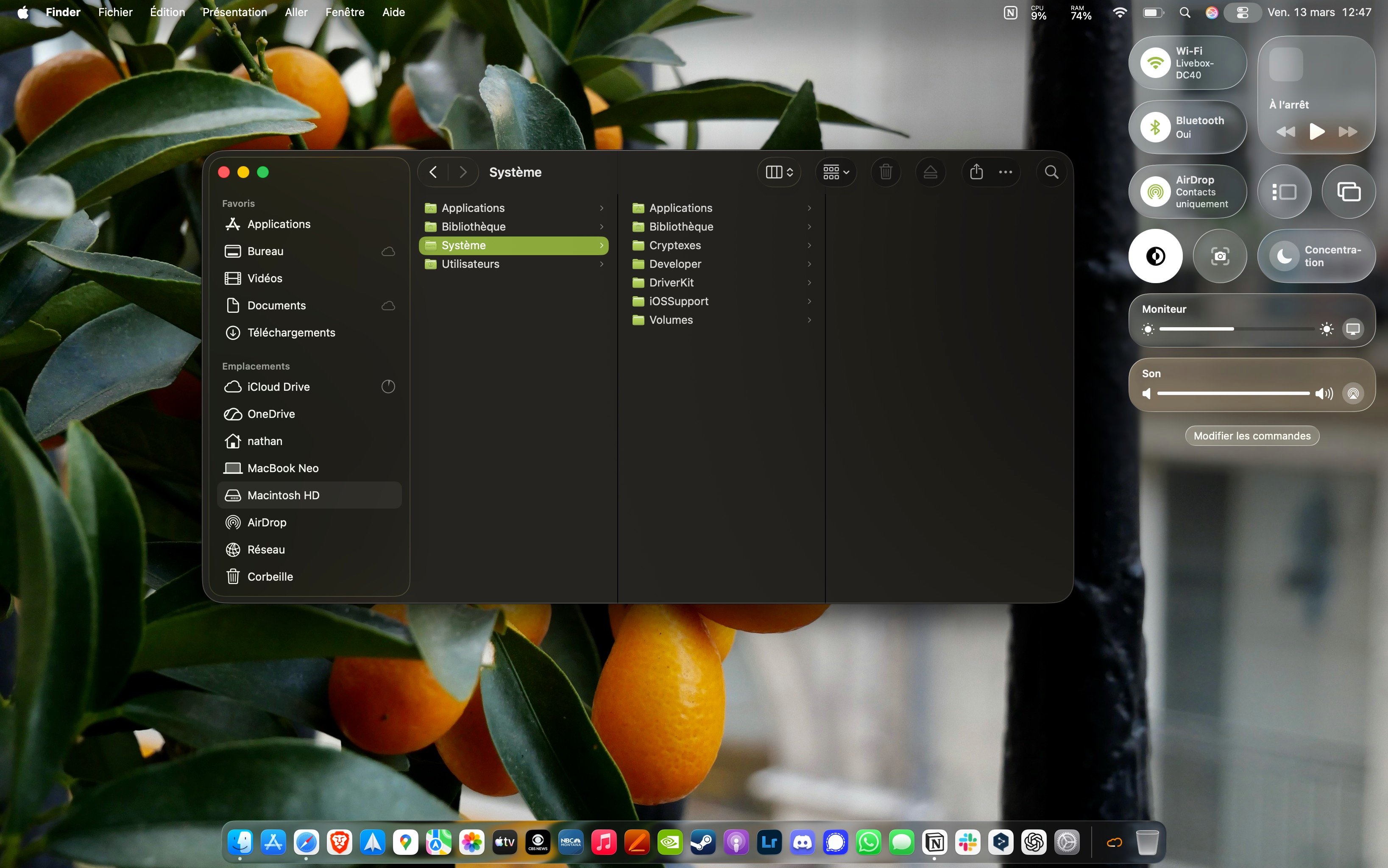 Exemple des couleurs d'accentuation du MacBook Neo, dans le Finder et sur le centre de contrôle . © Nathan Le Gohlisse pour Clubic