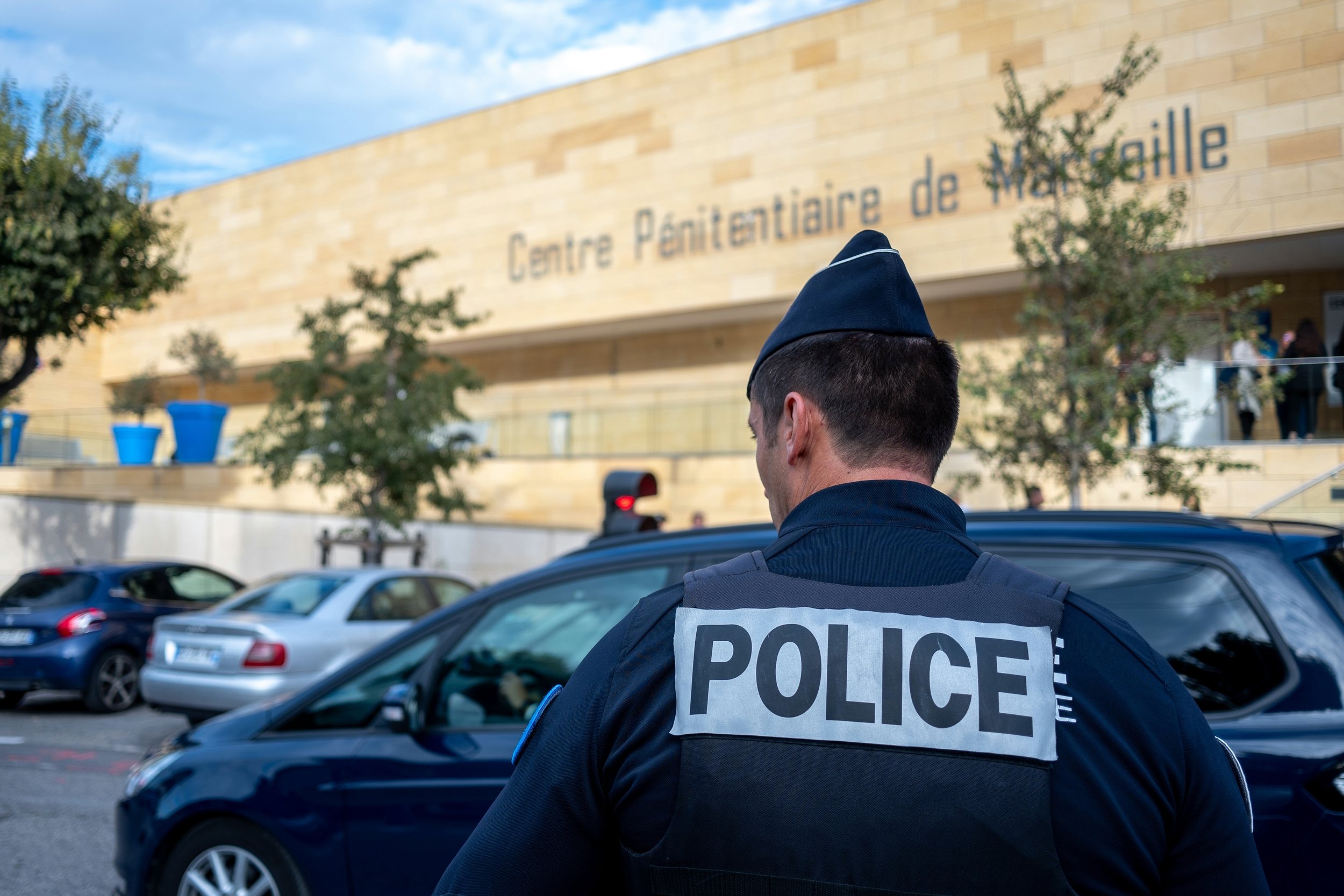 La justice prend le sujet des téléphones miniatures qui circulent en prison très au sérieux © Obatala-photography / Shutterstock.com