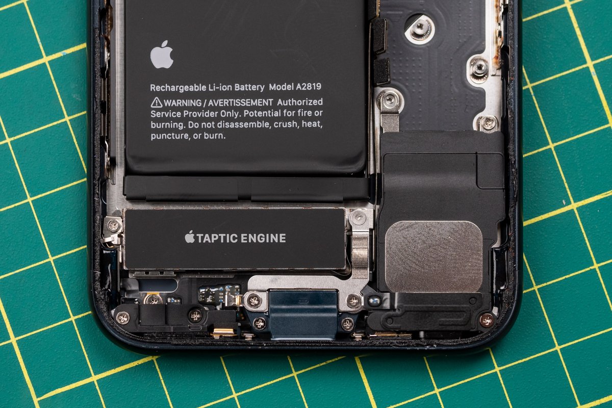 Présent dans l'iPhone depuis plus d'une décennie, le « taptic engine » donne vie à l'interface d'iOS. © Shutterstock