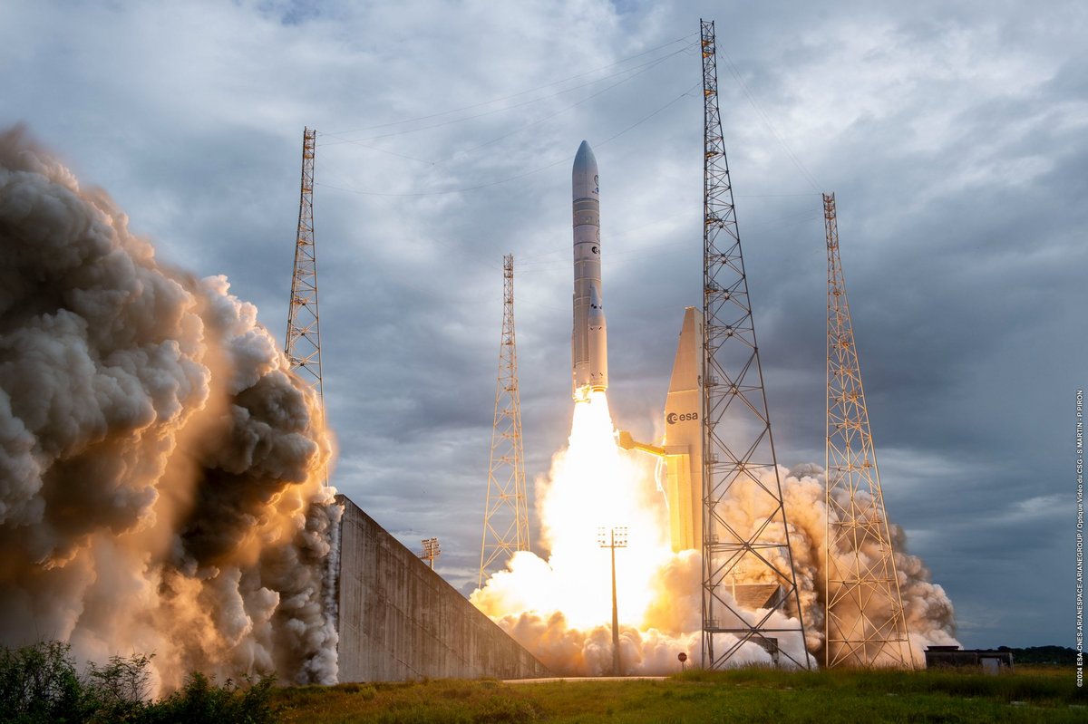 L'une des plus belles photographies de ce décollage inaugural d'Ariane 6 © ESA / CNES / Arianespace / ArianeGroup / CSG / S.Martin / P.Piron