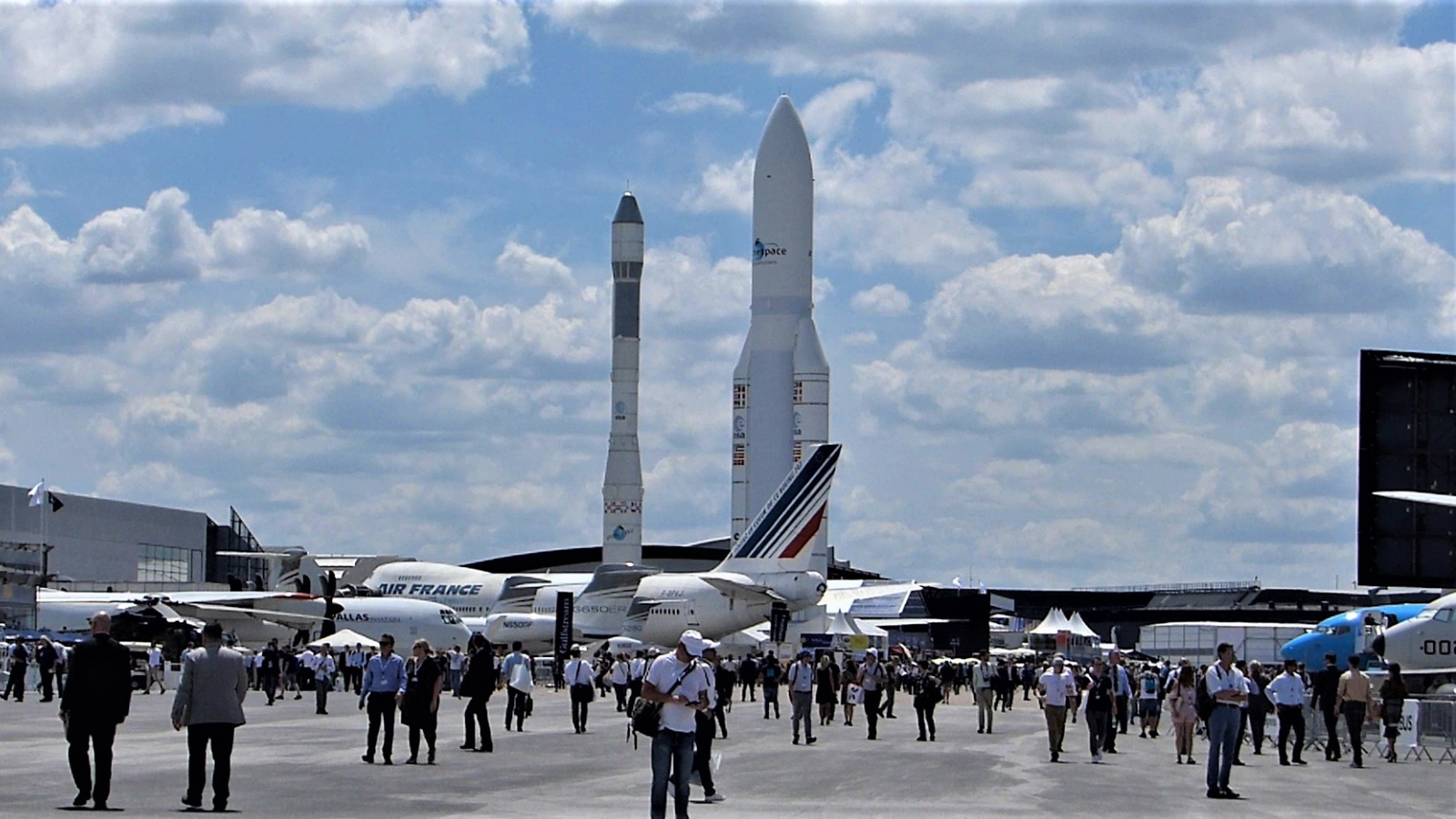 Ariane 1 et Ariane 5, ici au Salon du Bourget en 2019 © Alexandre Boero pour Clubic