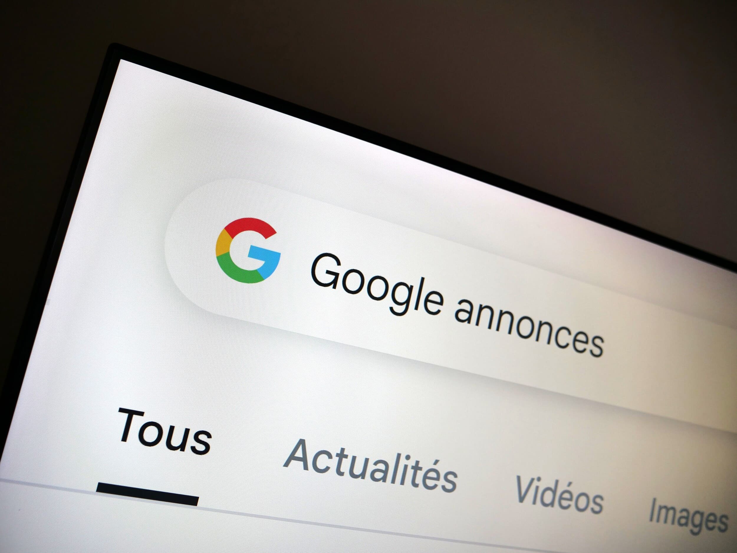 Google a obtenu de gros résultats sur la suppression des annonces frauduleuses © Alexandre Boero / Clubic