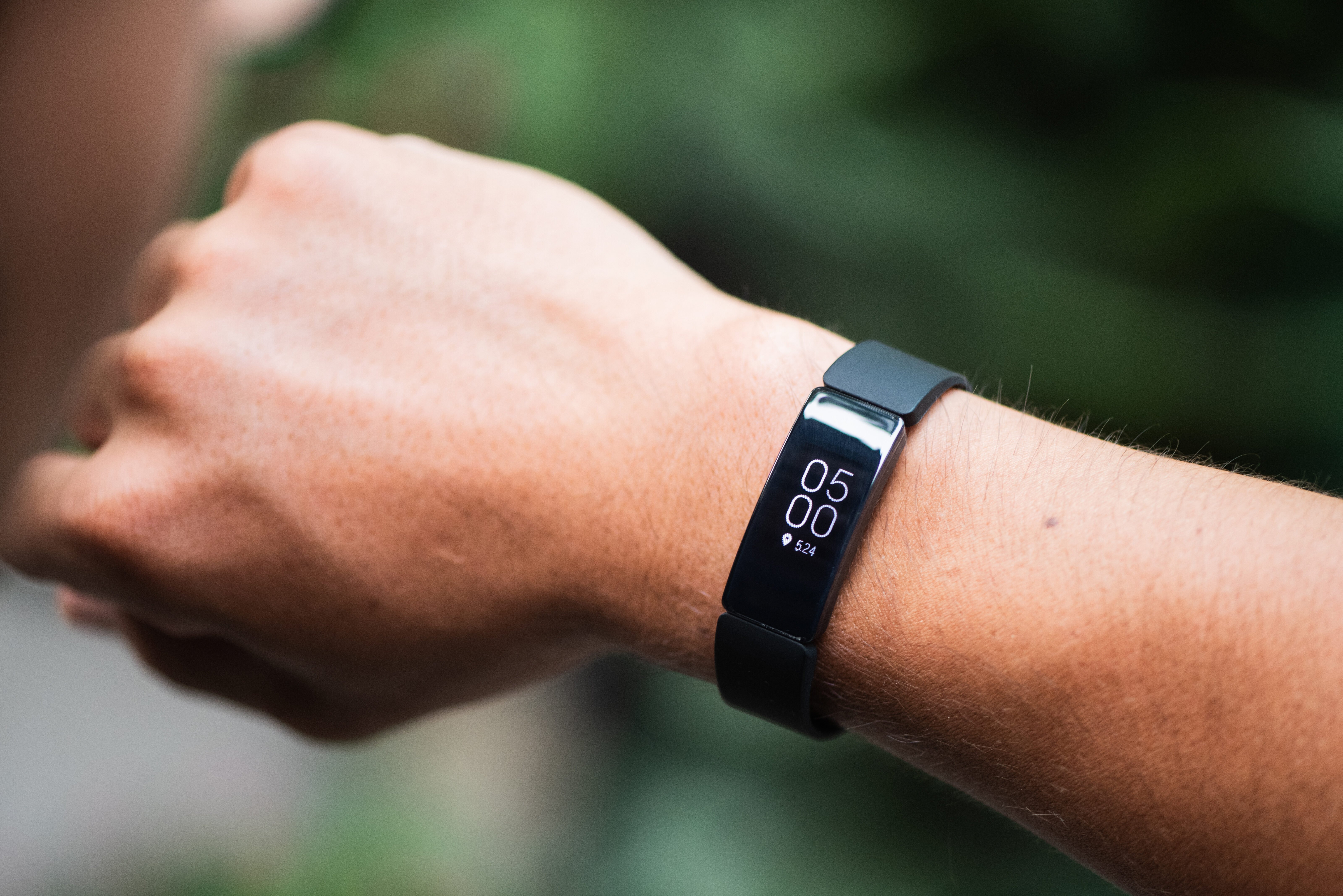 Le prochain tracker Fitbit devrait faire l'impasse sur un quelconque écran. ©Chikena / Shutterstock