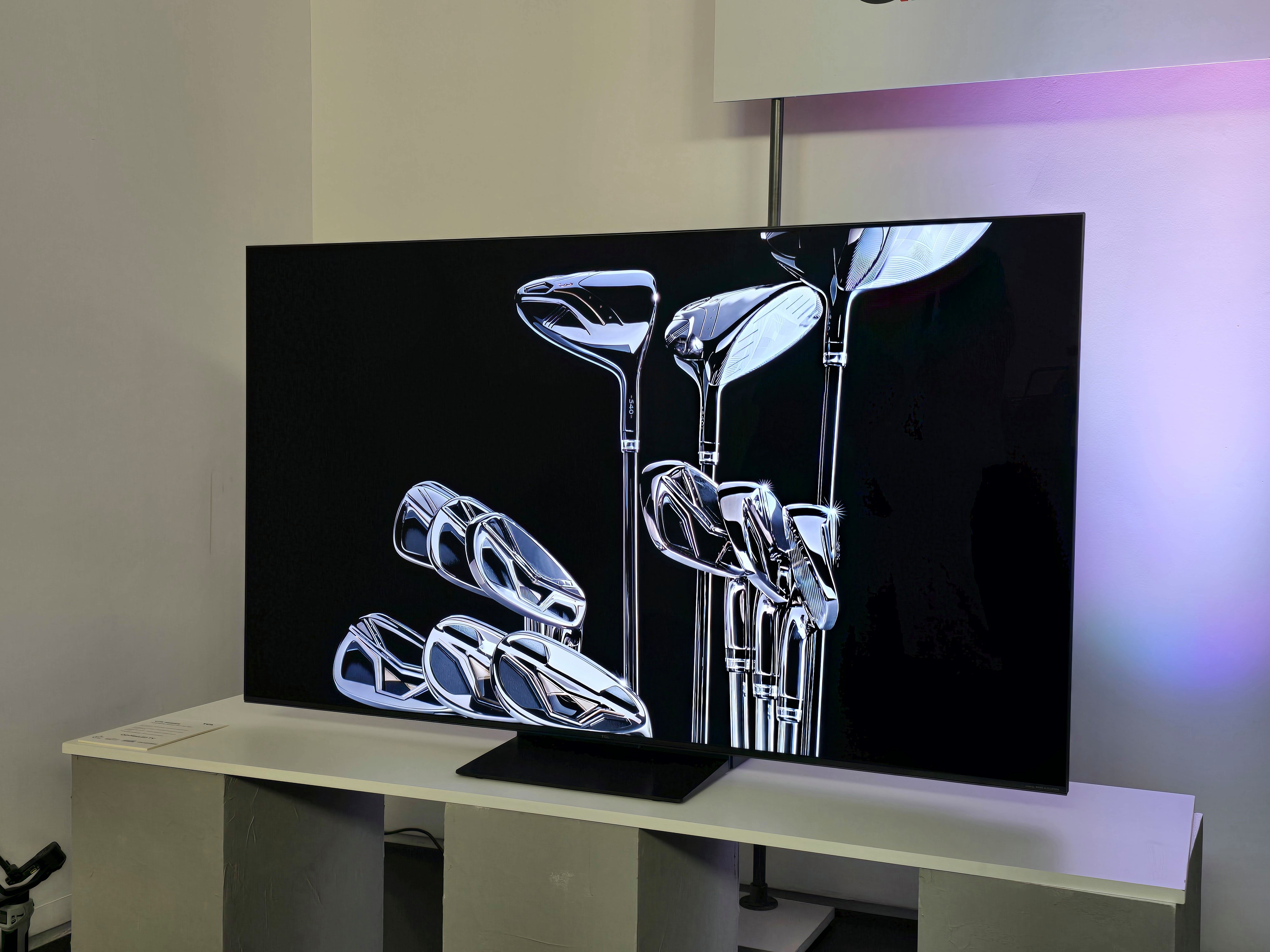 Le TCL C7K lors d'une présentation à la presse en avril. © Matthieu Legouge