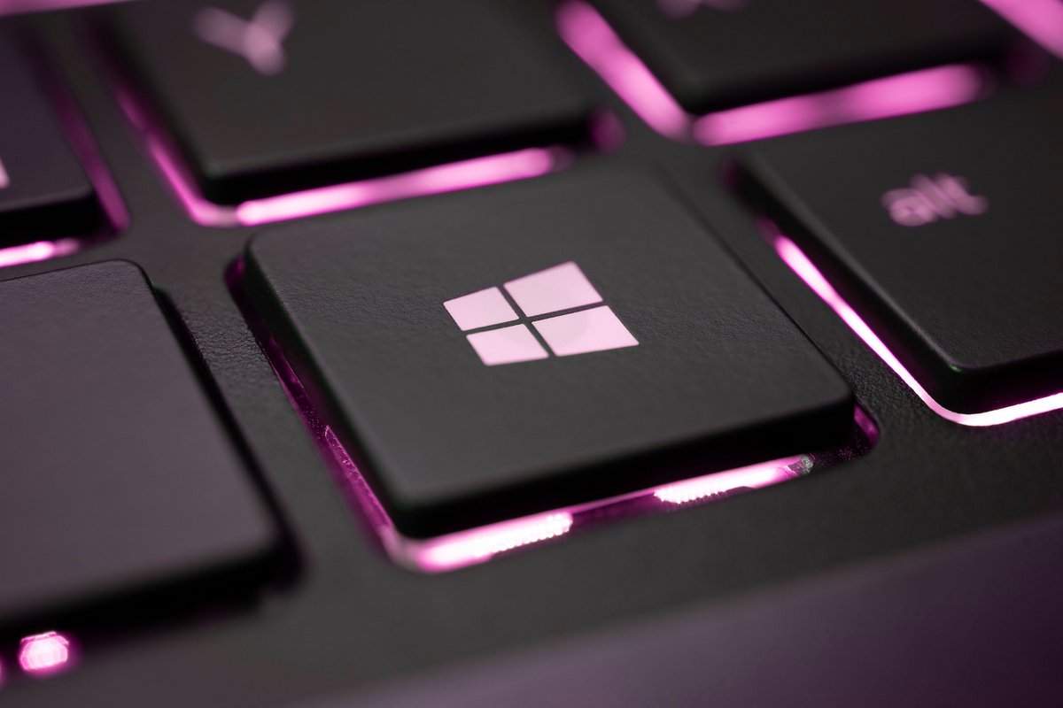 La firme de Redmond veut que vous utilisiez un compte Microsoft sur Windows © David Irlweg / Shutterstock.com 