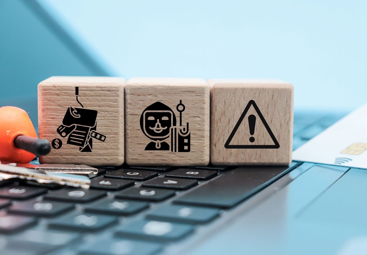 La formation des dirigeants et collaborateurs aux techniques de phishing est essentielle pour éviter de tomber dans les pièges tendus sur LinkedIn - ©Phalexaviles / Shutterstock