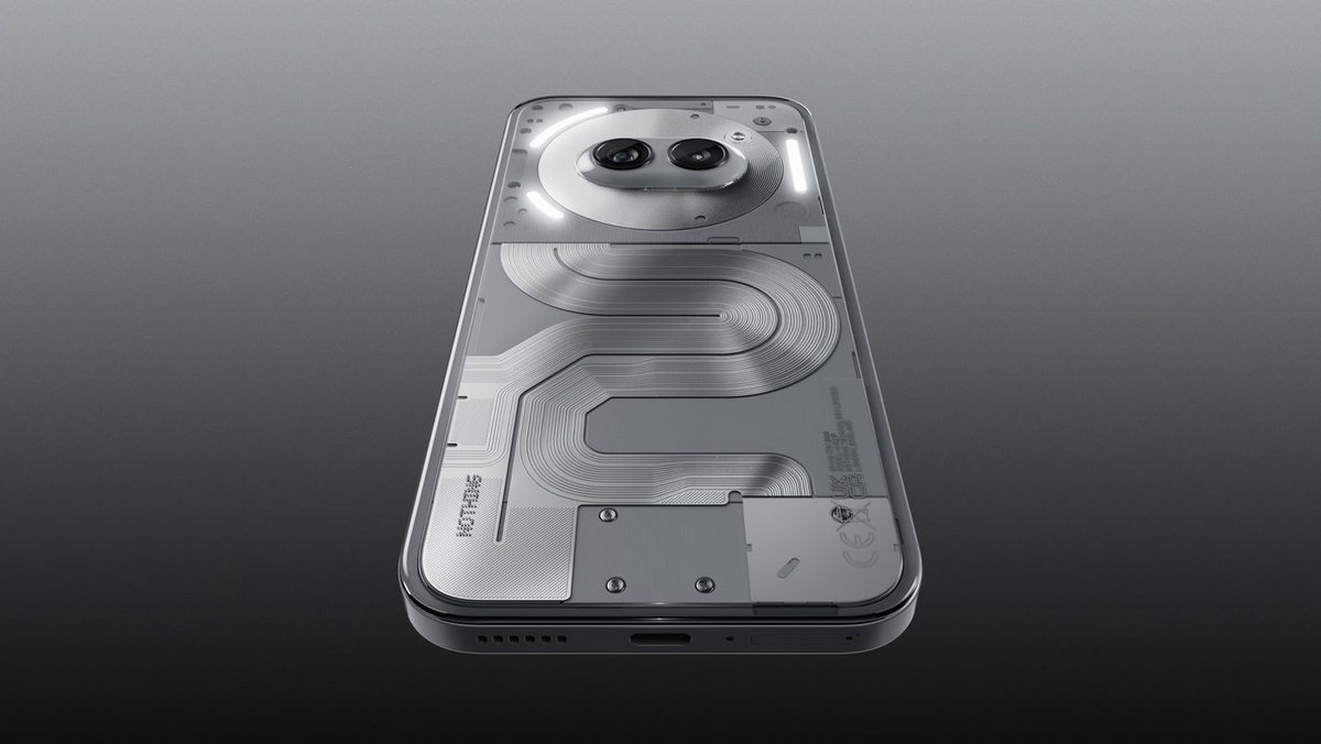 Une nouvelle finition gris métallique pour le Phone (2a) Plus © Nothing