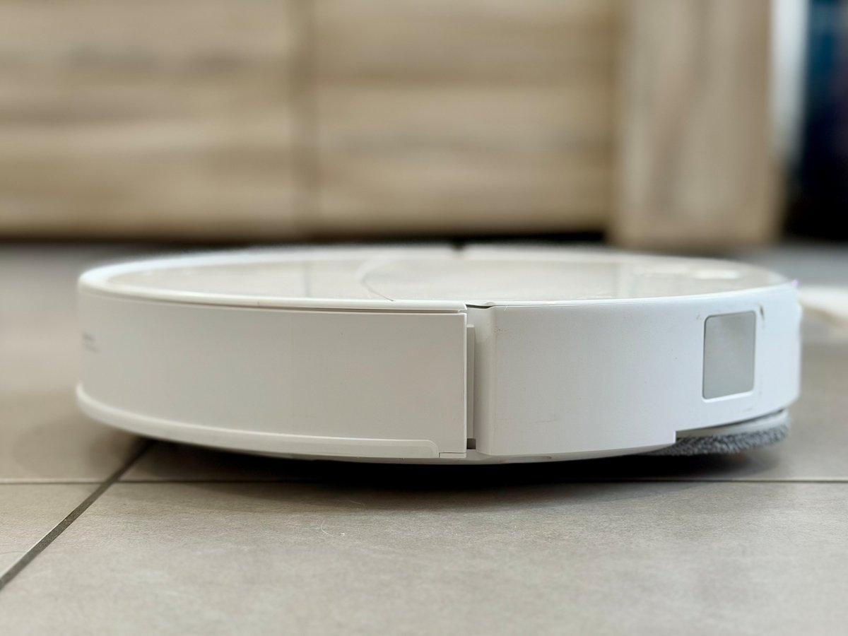 Moins de 8 cm une fois le capteur ©Mathieu Grumiaux pour Clubic