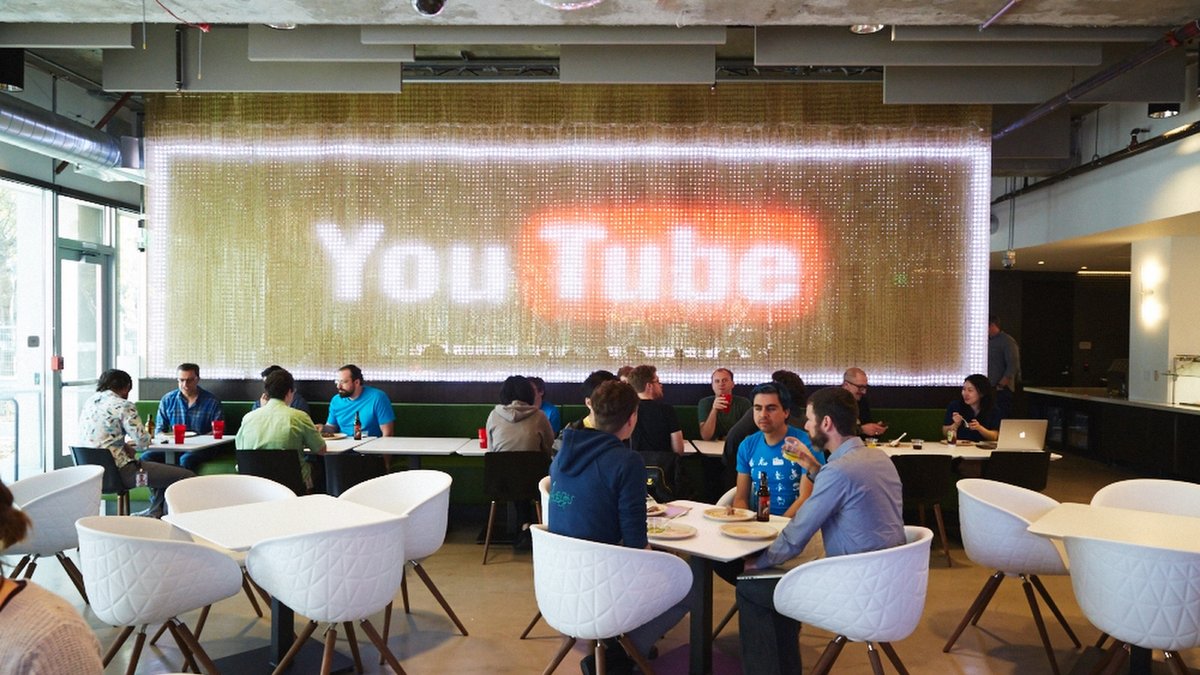 Les vidéos de YouTube seraient trop mises en avant par rapport à celles de ses concurrents (© Google)