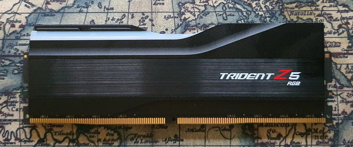 Trident Z5 RGB DDR5-6000 CL30 (64 Go)