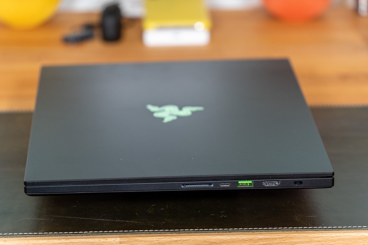 Razer Blade 16 2025