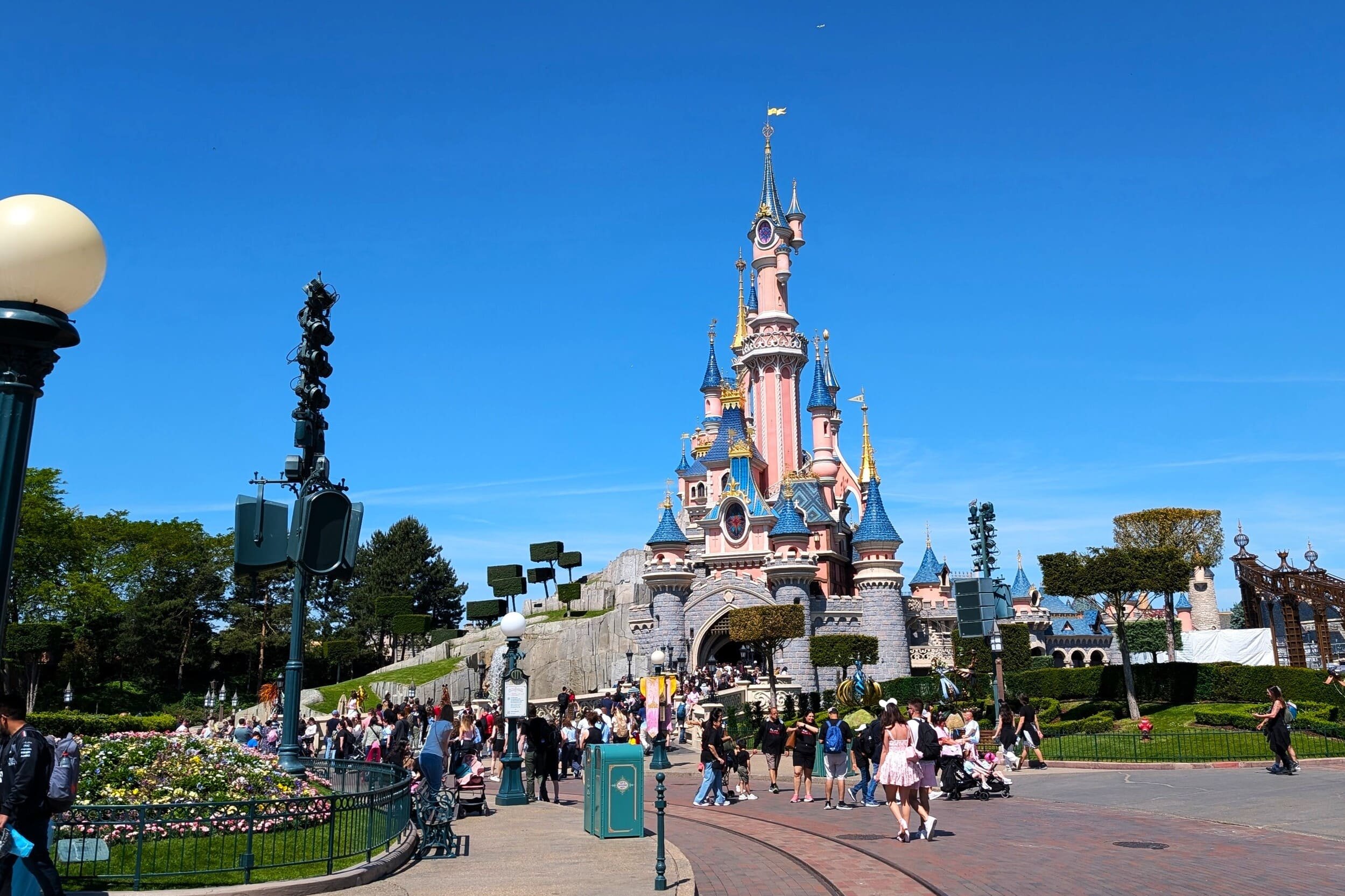 Disneyland Paris, prêt à lancer un nouveau billet ultra accessible © Alexandre Boero / Clubic