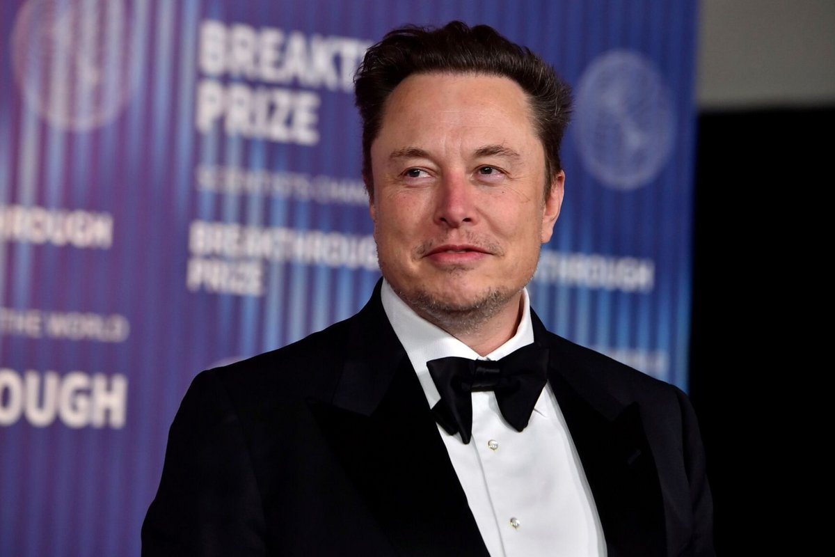 Elon Musk, lors d'une soirée © photosince / Shutterstock