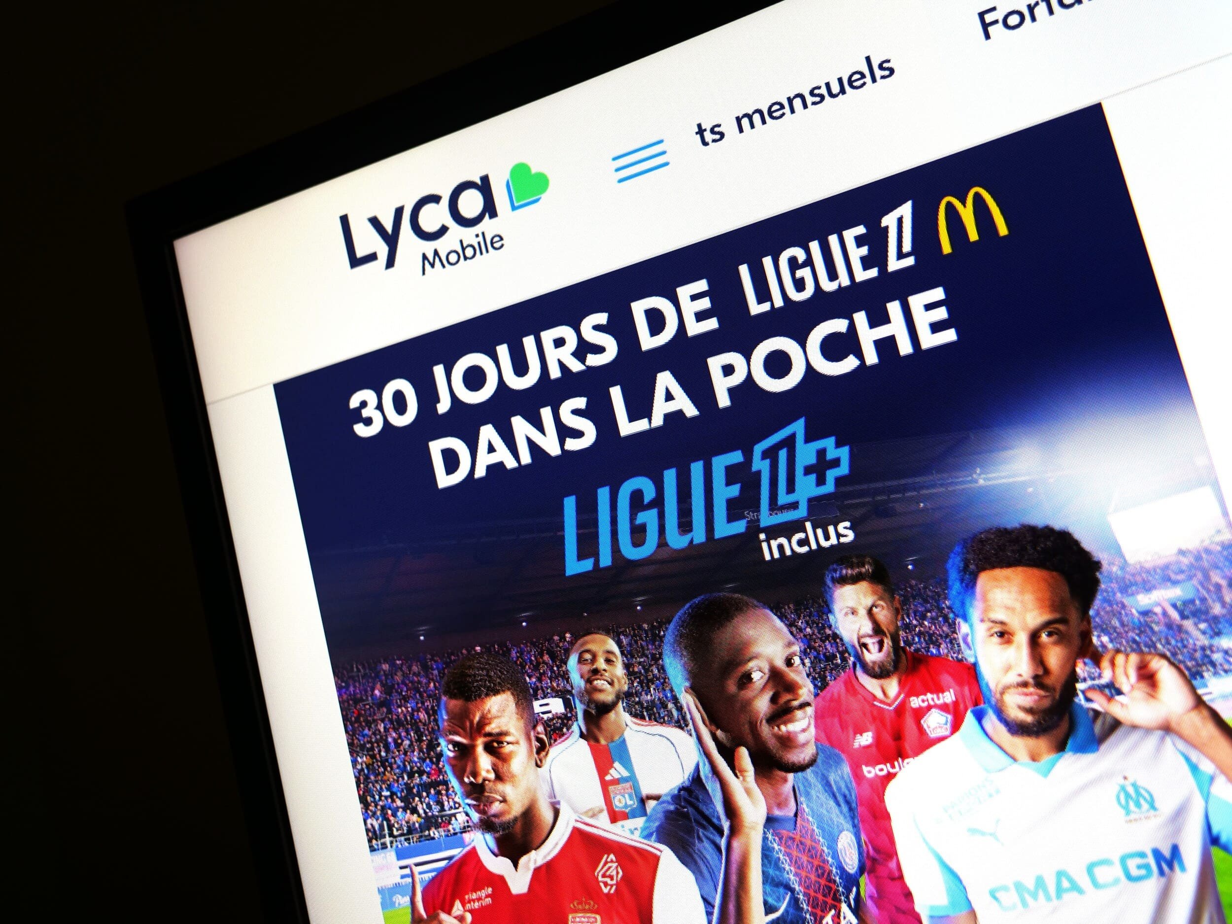 Lyca Mobile casse les codes avec un forfait prépayé qui inclut Ligue 1+ pour 5 euros de plus que le pass seul. © Alexandre Boero / Clubic
