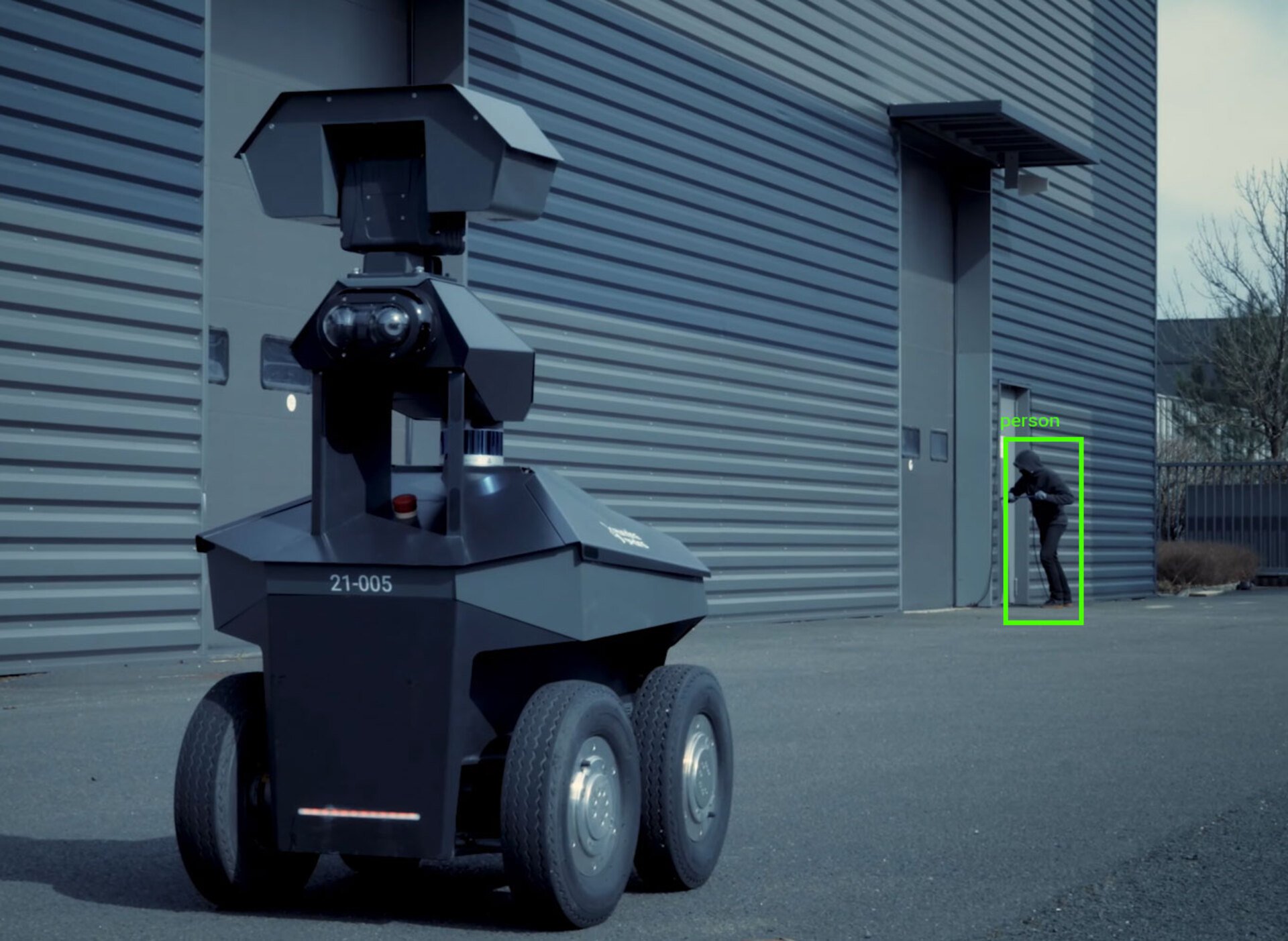 Le robot GR100 en pleine action, ou plutôt en pleine détection. © Running Brains Robotics