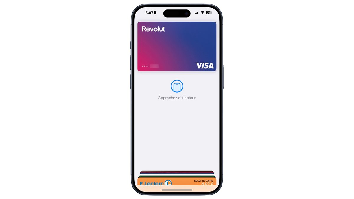 Une carte bancaire dans Apple Pay © Mathieu Grumiaux pour Clubic