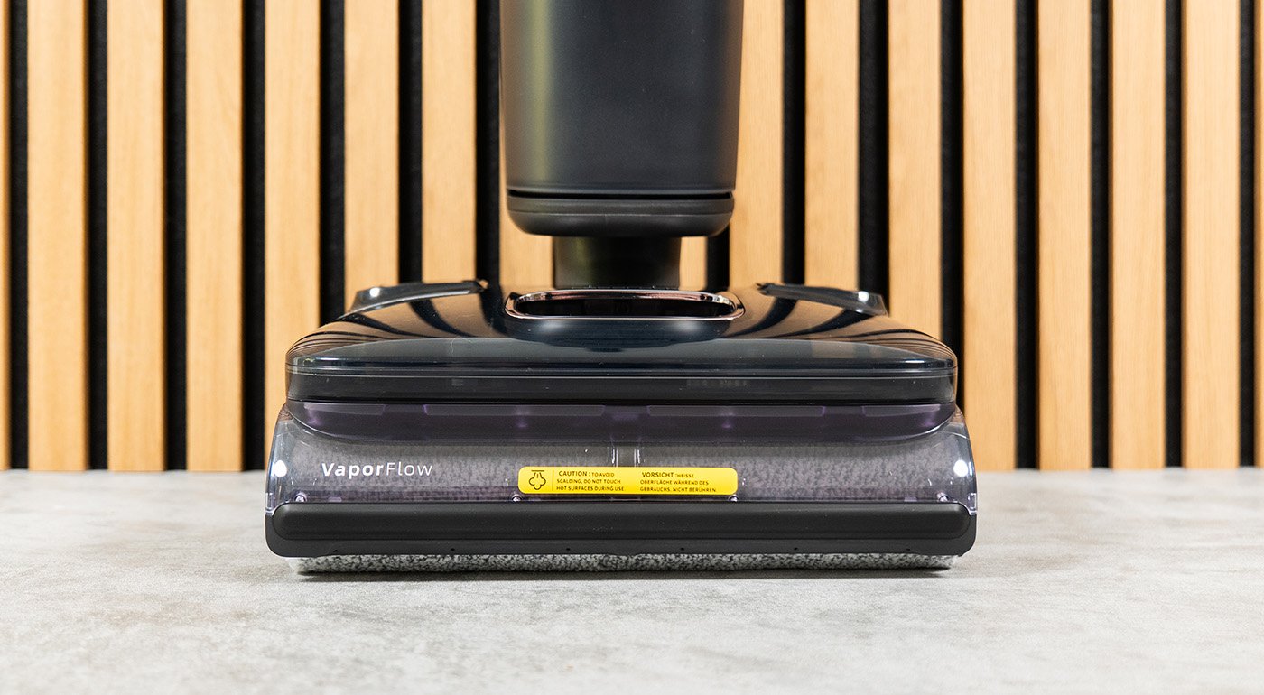 Le Roborock F25 Ultra utilise de la vapeur à 180°C pour laver le sol. ©Charles Gouin-Peyrot pour Clubic