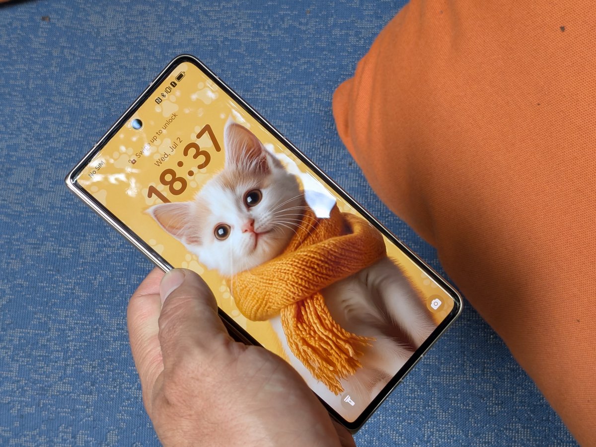 Il claque bien l'écran externe Amoled 6,43" du Honor Magic V5. ©Nicolas Guyot pour Clubic