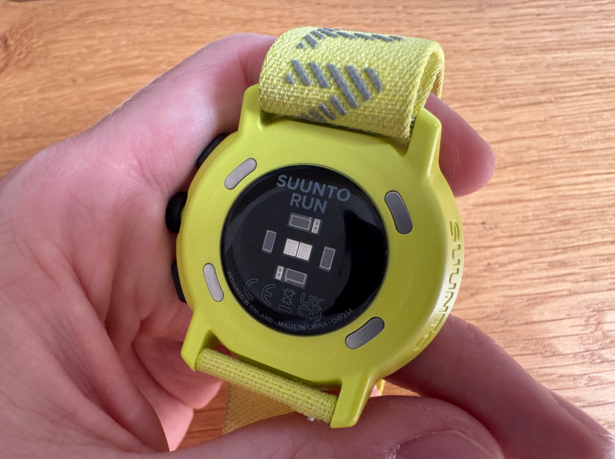 Dos et capteurs de la Suunto Run © Philippe Du Noyer pour Clubic