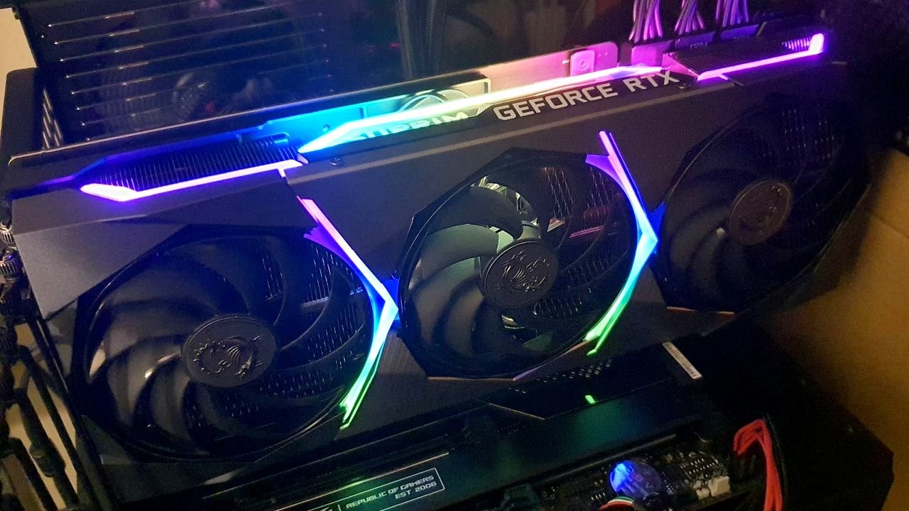 MSI GeForce RTX 3080 Ti SUPRIM X : une première image MSI GeForce RTX 3080 Ti SUPRIM X : une première image