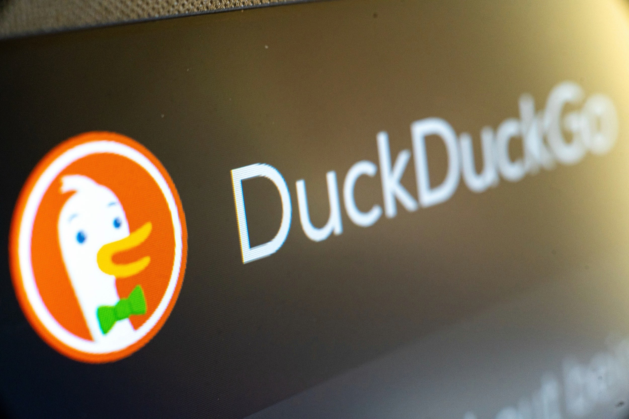 Marre des images générées par IA ? DuckDuckGo nettoie vos recherches ©Shutterstock