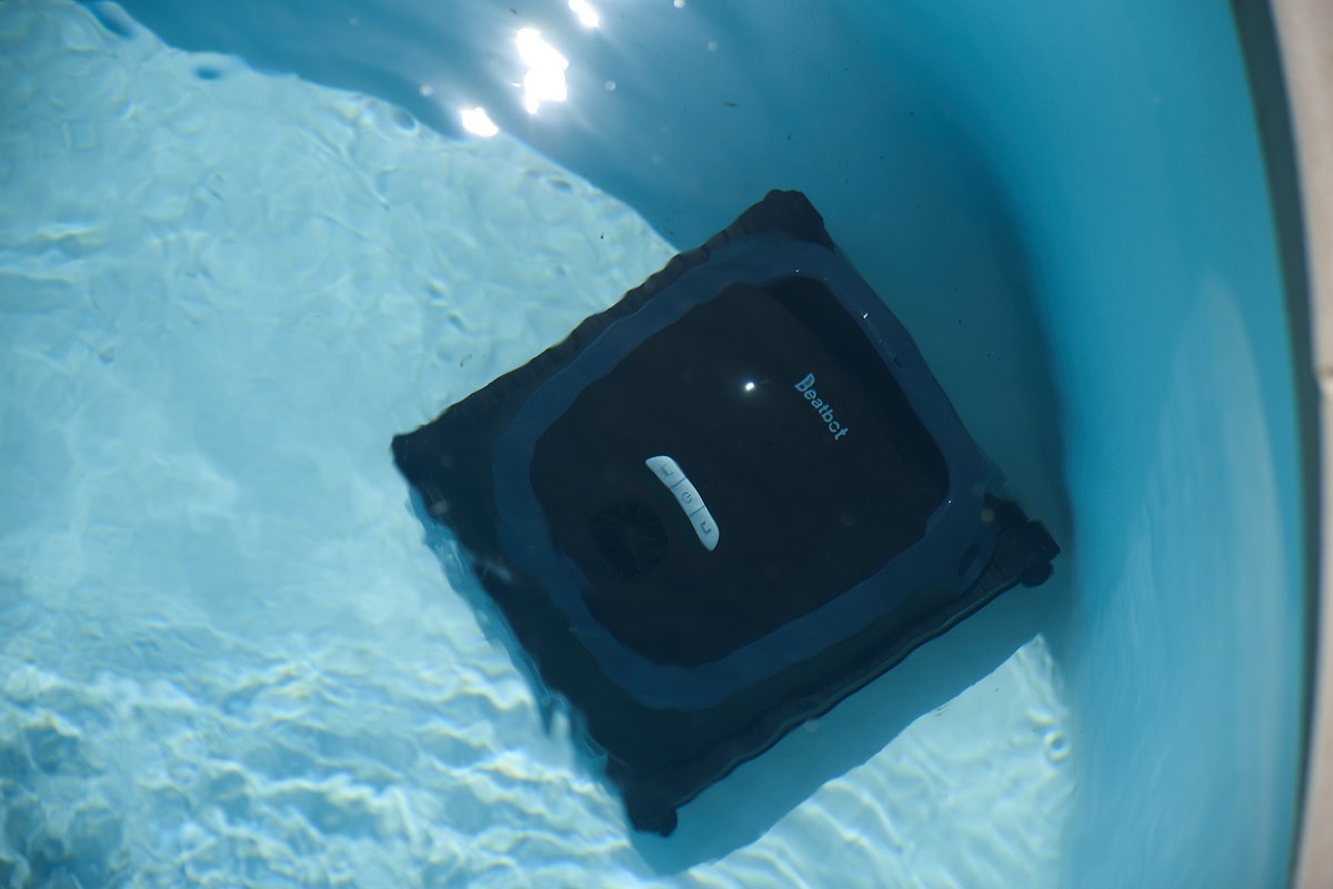 Un très bon suivi des contours de la piscine © Marc Beekenkamp pour Clubic