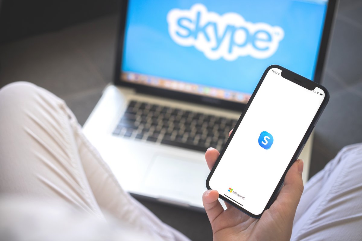 Microsoft utilisait les données des utilisateurs pour cibler les publicités sur Skype. © FellowNeko / Shutterstock