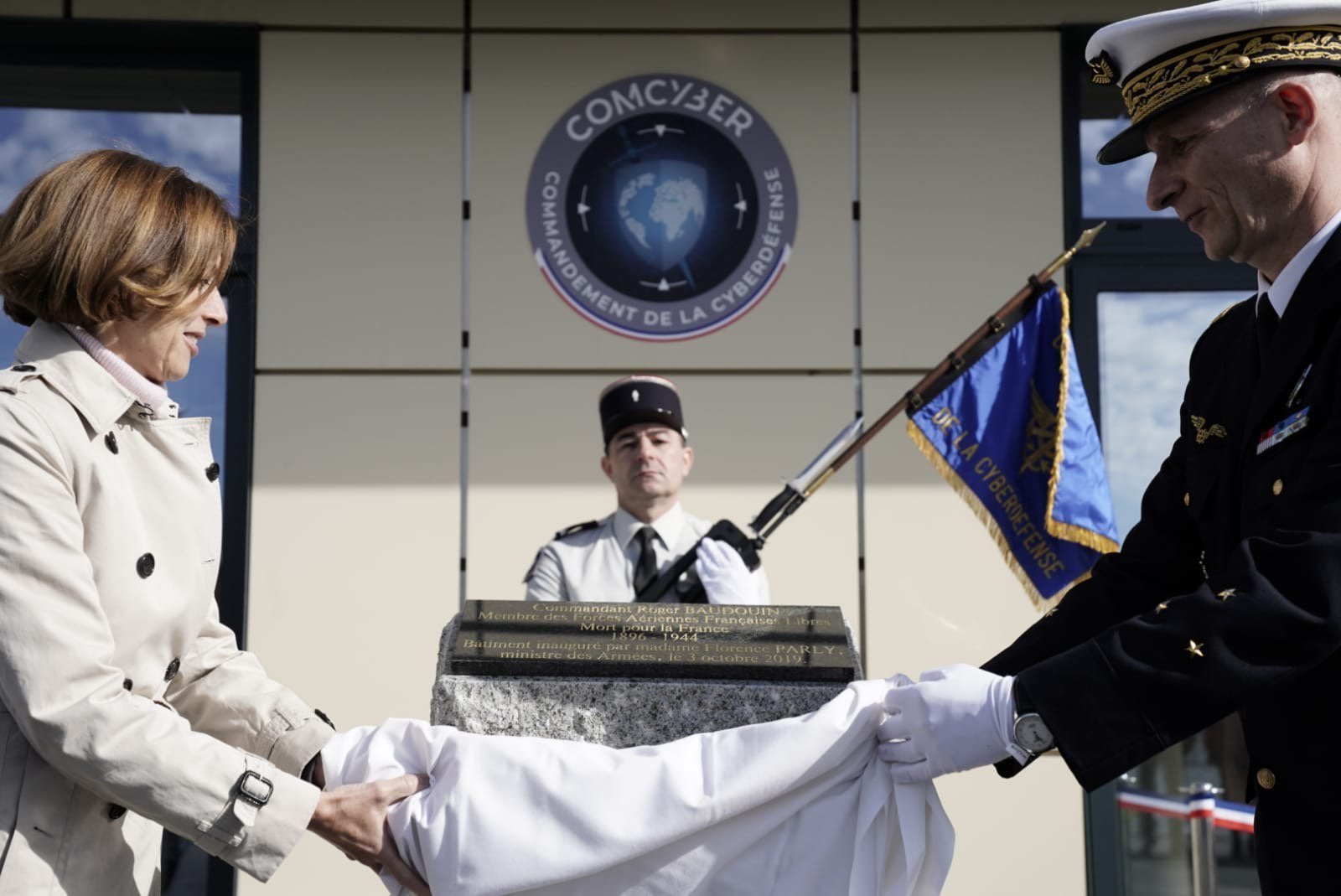 La ministre Florence Parly lors de l'inauguration du nouveau centre du COMCYBER à Rennes, en 2019. Crédit: Ministère des Armées