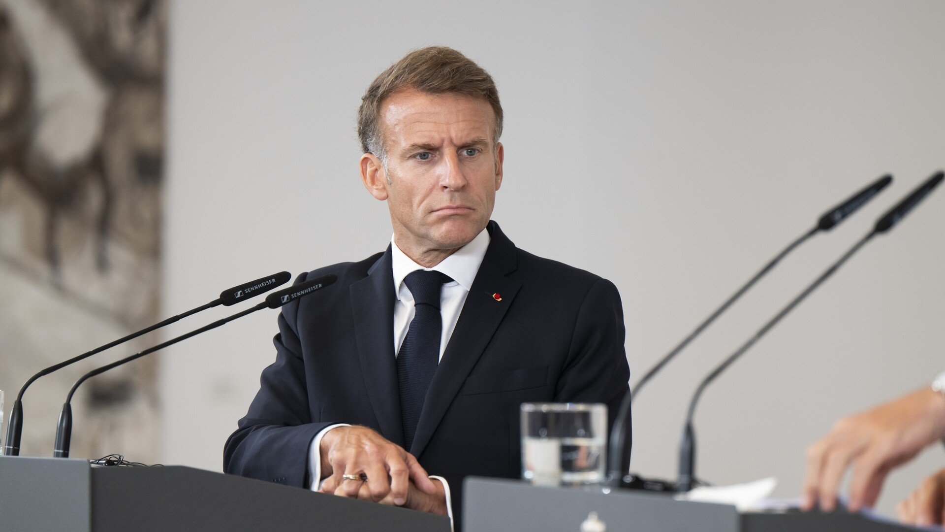 Emmanuel Macron a dénoncé une manipulation étrangère de l’information après les manifestations du 17 octobre. © Oscar Gonzalez Fuentes / Shutterstock