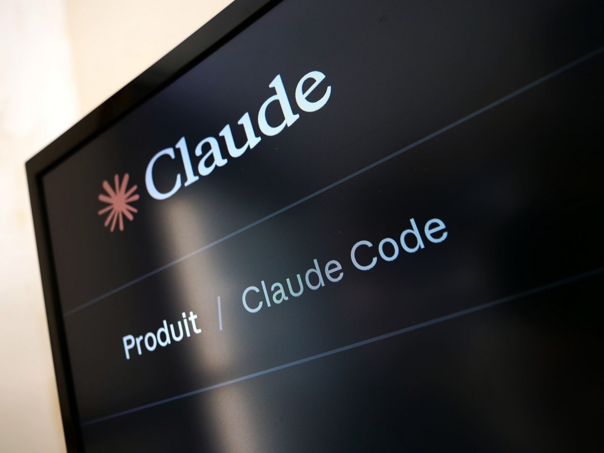 Des infostealers se font passer pour Claude Code et OpenClaw sur les moteurs de recherche. © Alexandre Boero / Clubic