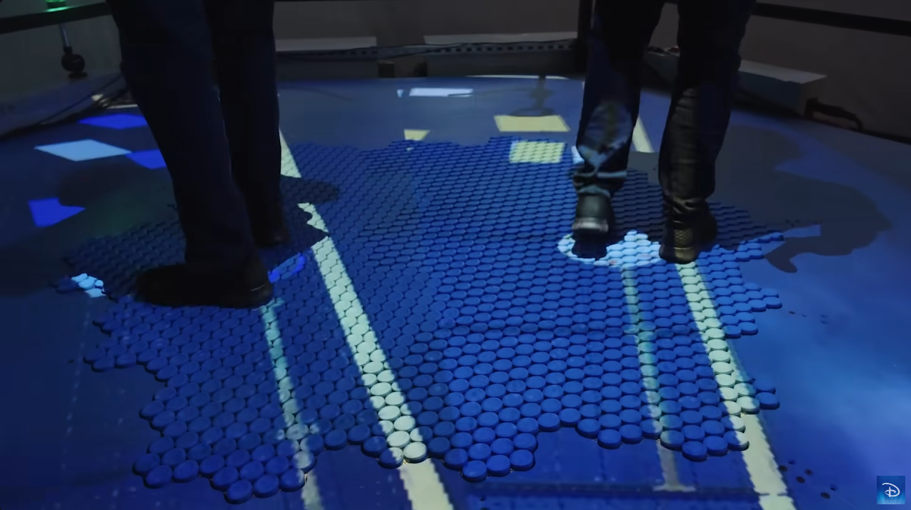 Un tapis magique, comme celui d'Aladdin ? Non, non, mais Disney reste un peu dans le thème quand même © Disney