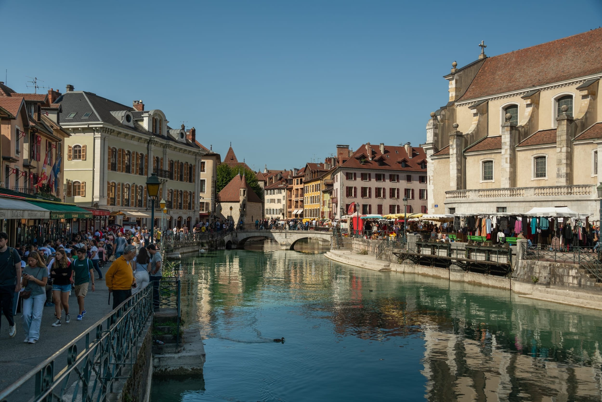 Annecy a été plusieurs fois la cible de cyberattaques ces dernières années © Yuri Dondish / Shutterstock.com
