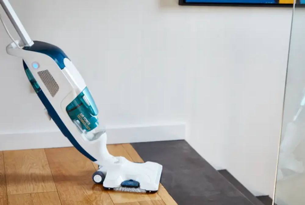 Oui, la lingette plate est compatible avec la fonction aspiration ! © Rowenta