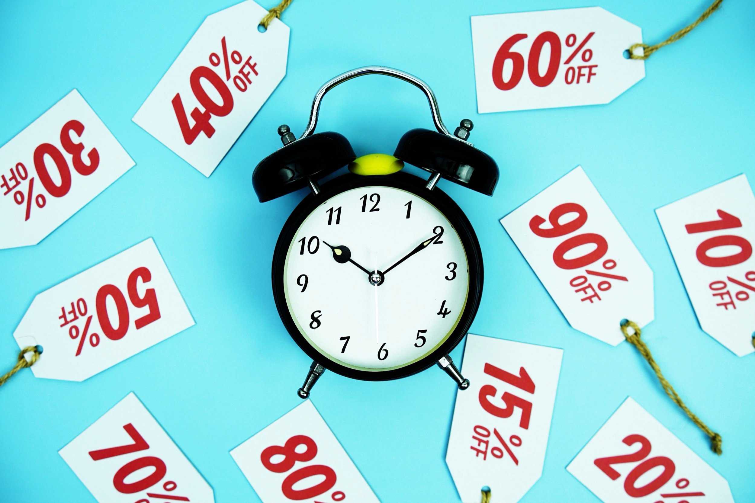 La multiplication des offres promotionnelles temporaires ou limitées en stock crée un sentiment d'urgence, incitant les internautes à baisser la garde en matière de cybersécurité. © mayu85 / Shutterstock