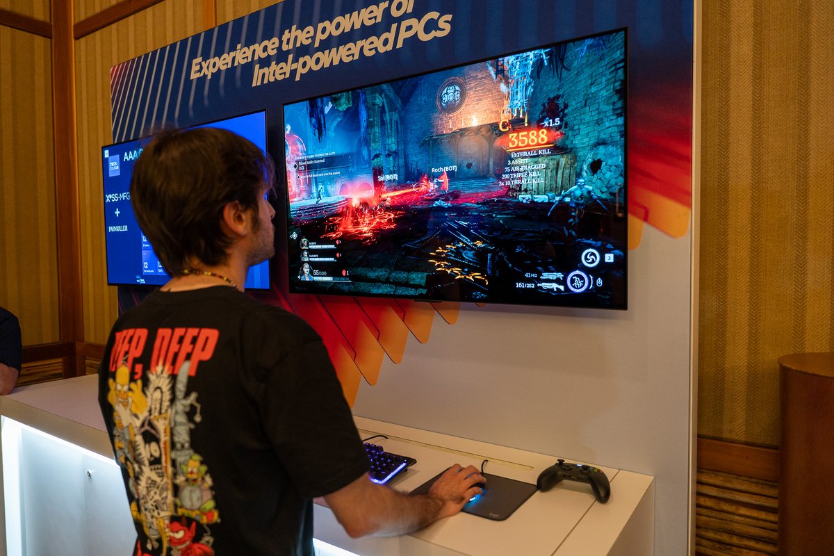 Notre sémillant confrère Diogo, à l'oeuvre sur Painkiller. ©Nathan Le Gohlisse