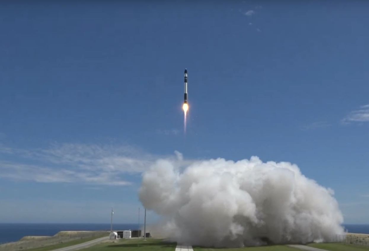 Electron au moins a prouvé qu'elle pouvait voler relativement régulièrement. Ce qui en fait un projet plus concret que d'autres... Crédits Rocket Lab