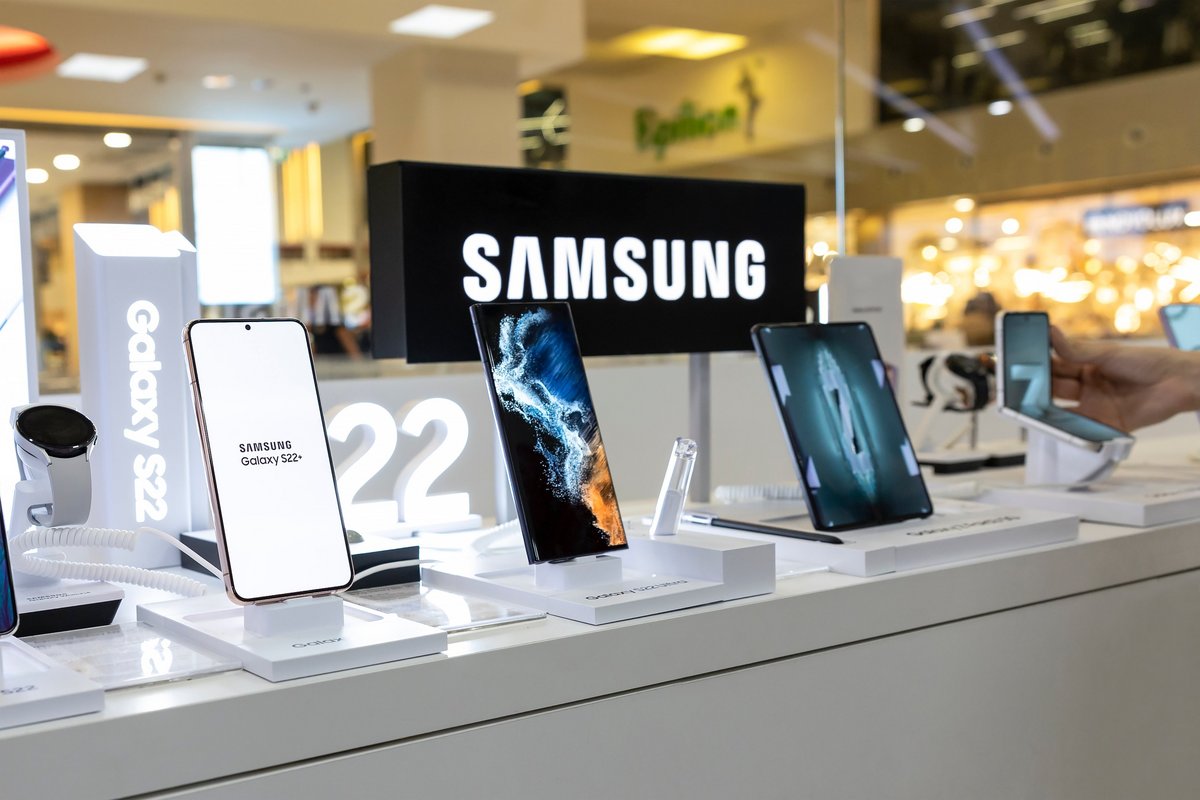 McAfee Security embarqué avec les nouveaux de la gamme Galaxy de Samsung © N.Z.Photography / Shutterstock