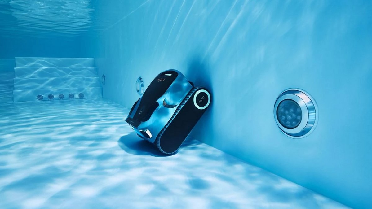 Ce robot nettoie aussi bien le fond que les parois de la piscine ©Aiper