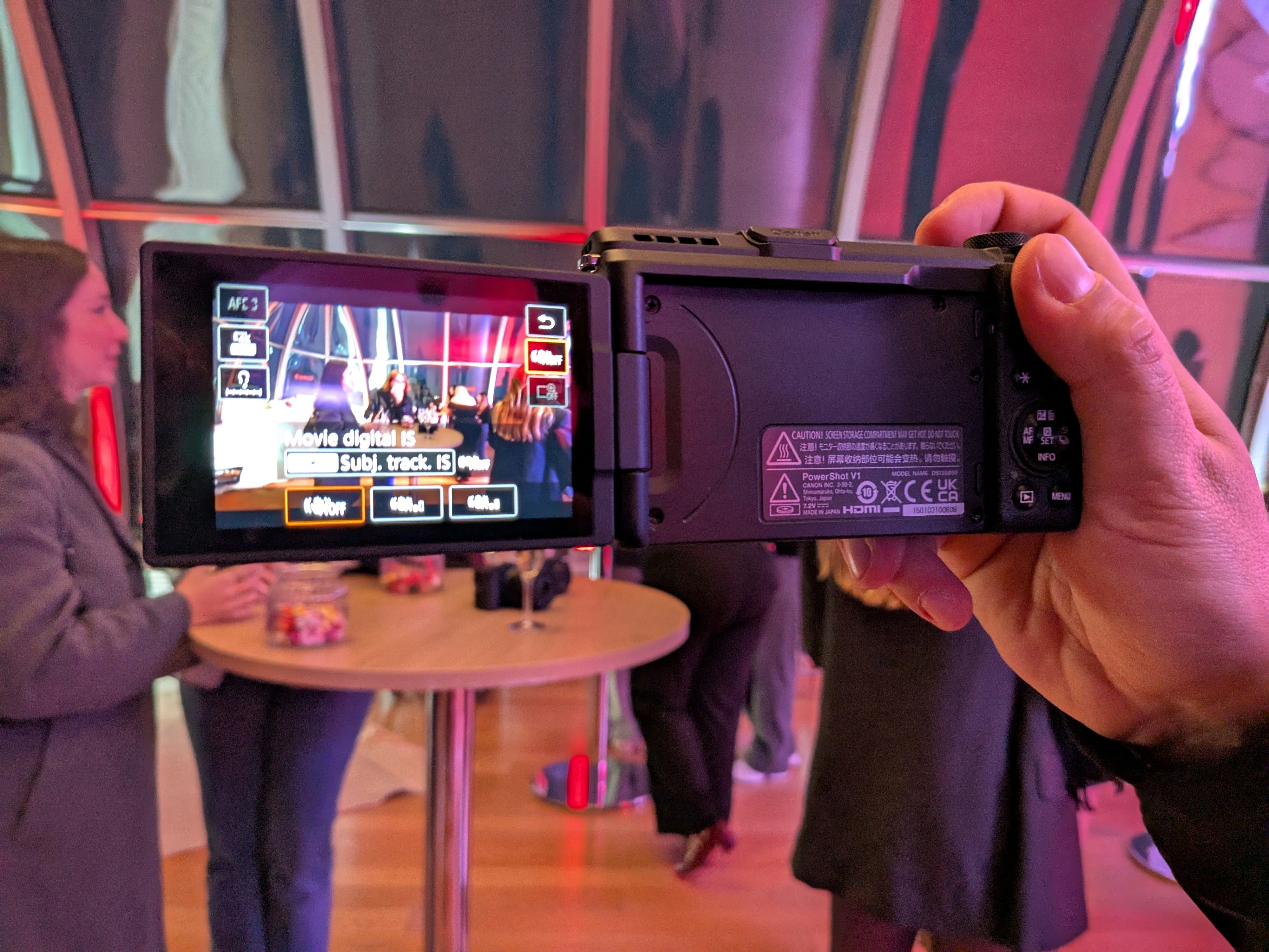 Stabilisation optique, autofocus intelligent, grand capteur... Le PowerShot V1 a des atouts pour séduire les vlogueurs. ©Nicolas Guyot