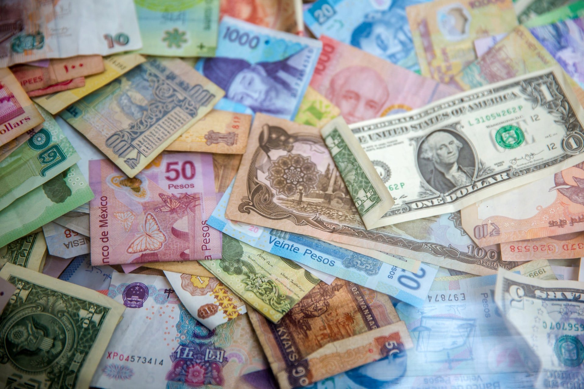 Money, money, money ! © Jason Leung / Unsplash